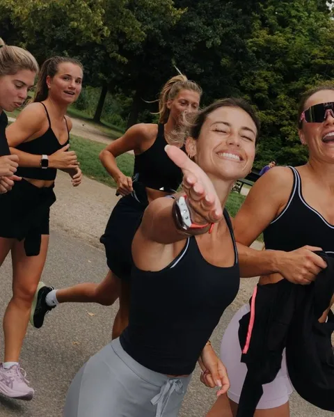 The run club together in the street